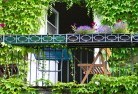 Raymond Terracerooftop-and-balcony-gardens-18.jpg; ?>